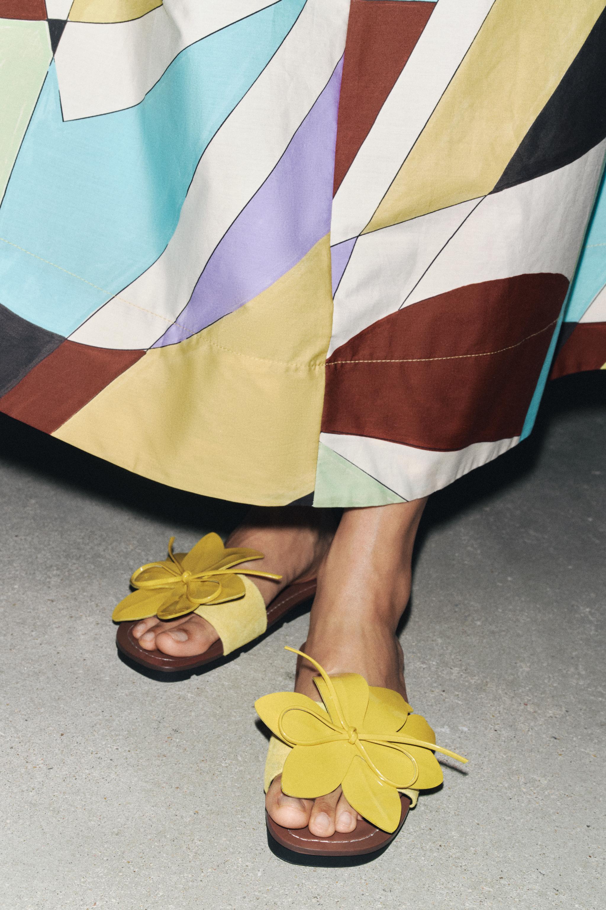 LEATHER FLORAL SANDALS